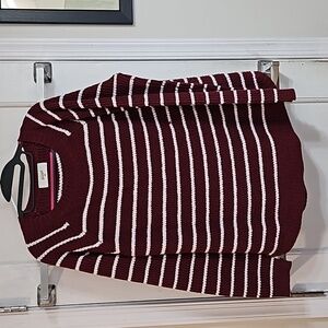 Great looking fall sweater. Maroon and cream